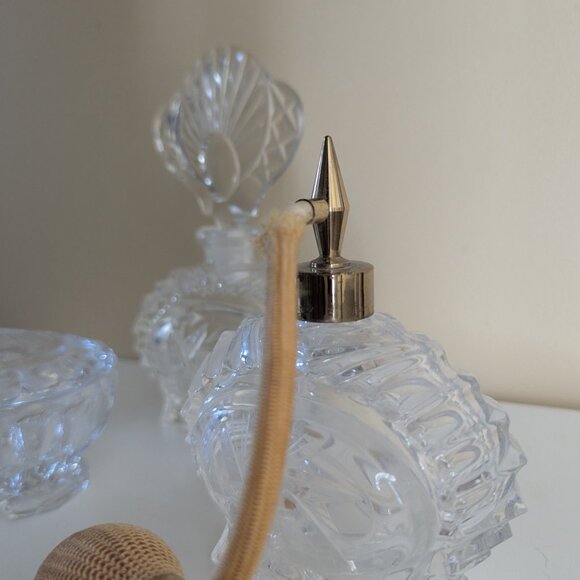 CRYSTAL GLASS VINTAGE BATHROOM DECOR SET - Picture 3 of 3